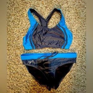 Speedo women’s M two peice swimsuit